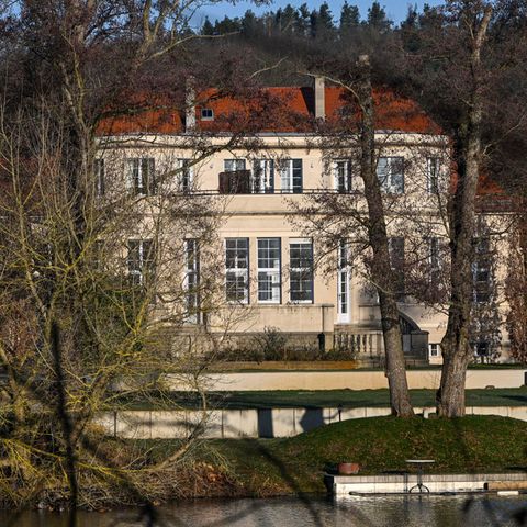 Das Gästehaus am Lehnitzsee im historischen Landhaus Adlon in Potsdam: Schauplatz des Treffens von AfD-Politikern und Neonazis