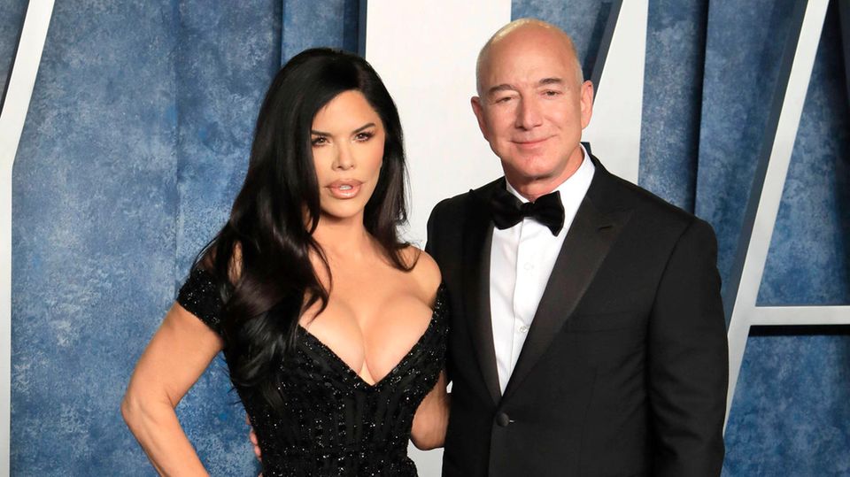 2023 Jeff Bezos Sanchez