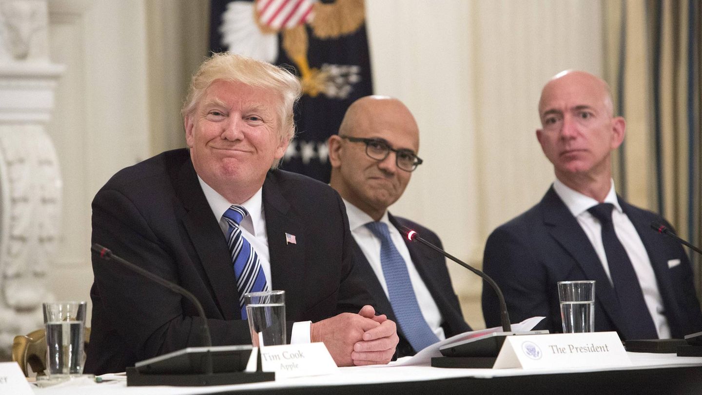 2017 Jeff Bezos Trump 2017 Jeff Bezos Trump