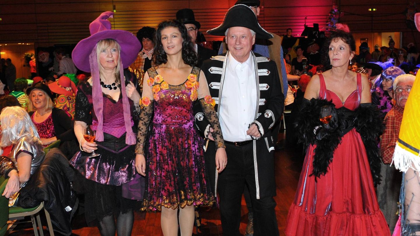 Sahra Wagenknecht und Oskar Lafontaine 2012 beim Karneval verkleidet