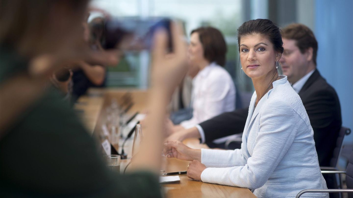 Sarah Wagenknecht will "Aufstehen" 2018: Sarah Wagenknecht in der Bundespressekonferenz bei der Gründung ihrer "Aufstehen"-Bewegung