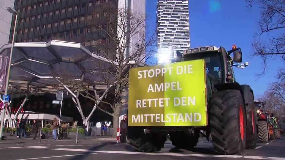 Video: Landwirte demonstrieren in Frankfurt und Cottbus Video: Landwirte demonstrieren in Frankfurt und Cottbus