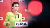 Sahra Wagenknecht gibt ein Pressestatement zu ihrem Rücktritt aus dem Bundestag im März 2019