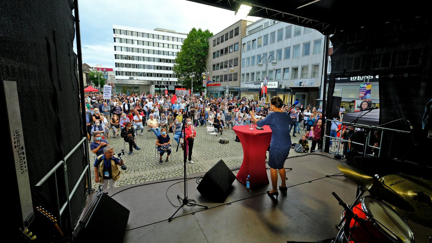 Sahra Wagenknecht spricht bei einer Wahlkampfveranstaltung der Linke in Bochum