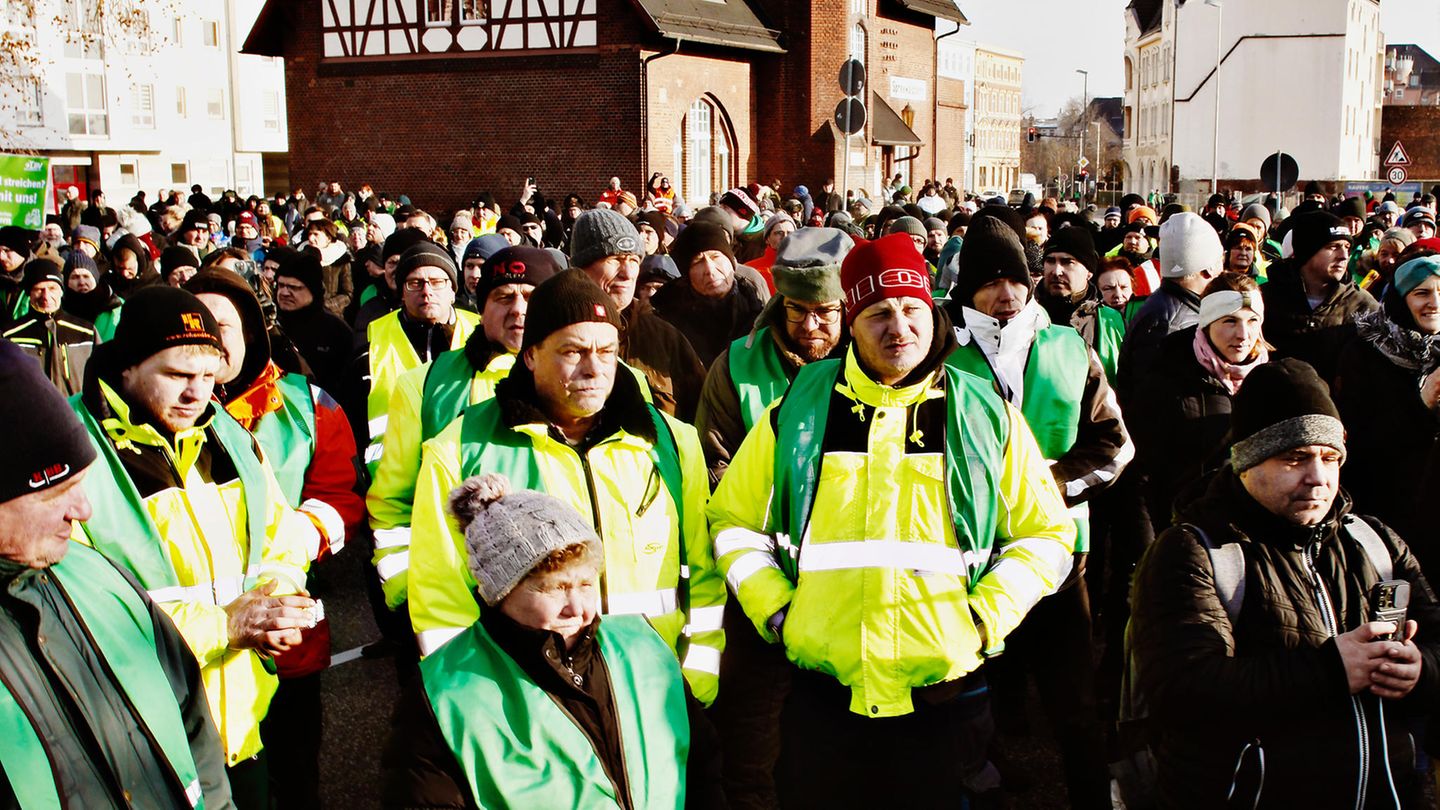 Demonstranten in Cottbus