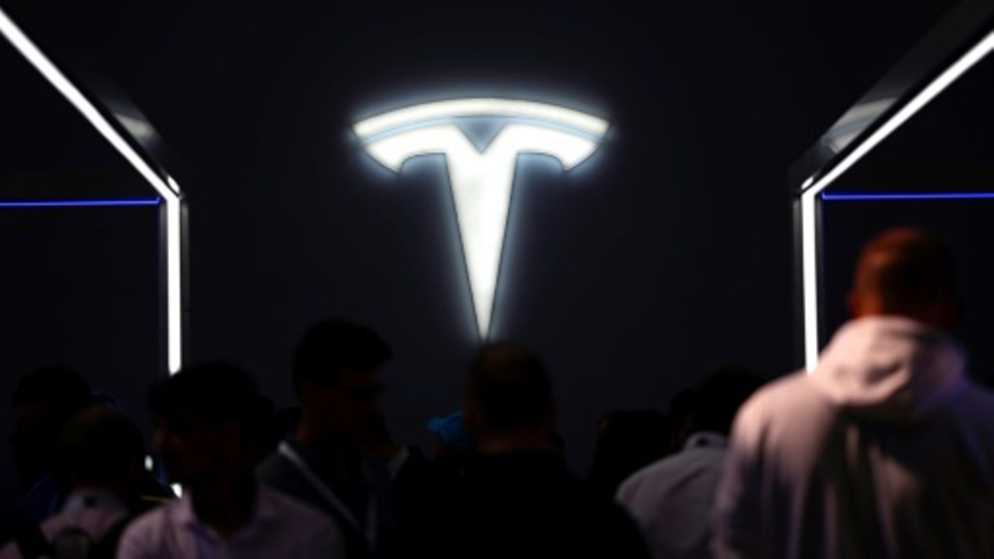 Angriffe im Roten Meer: Tesla muss Produktion in Grünheide vorübergehend stoppen