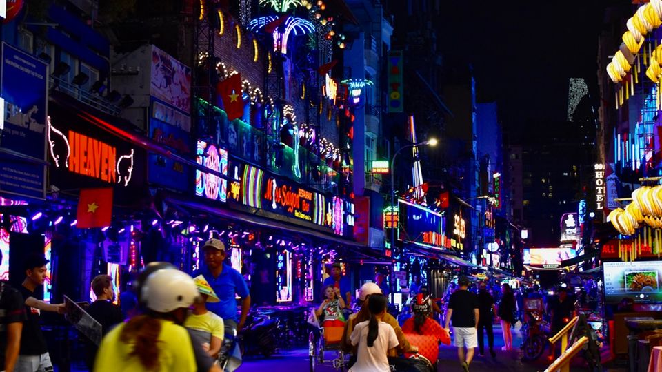 Blick in die Bui Vien Walking Street in Ho-Chi-Minh