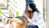 Selena Gomez mit Hund