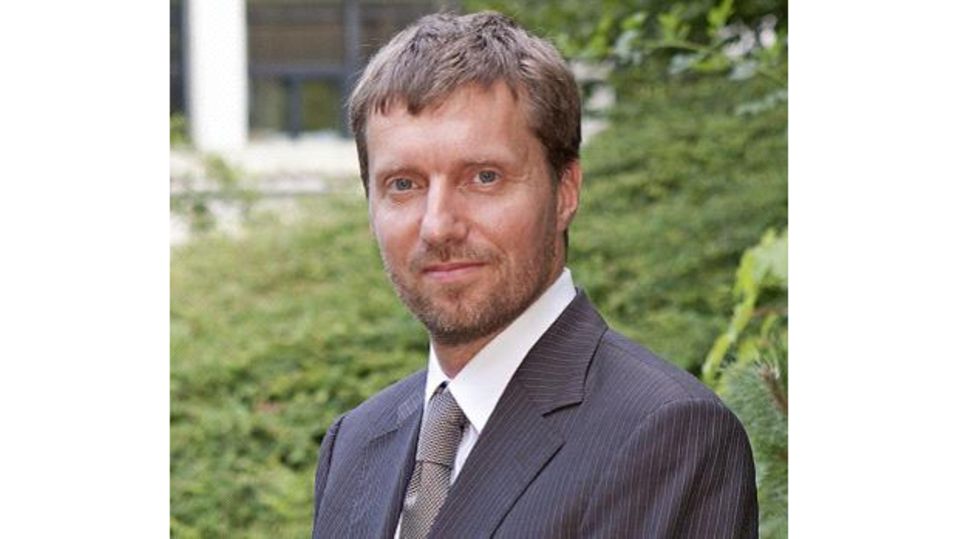 Mental Health: Prof. Dr. Johannes Michalak is a professor of clinical psychology and psychotherapy with a research focus on mindfulness and embodiment. Prof. Dr. Johannes Michalak is a professor of clinical psychology and psychotherapy with a research focus on mindfulness and embodiment.