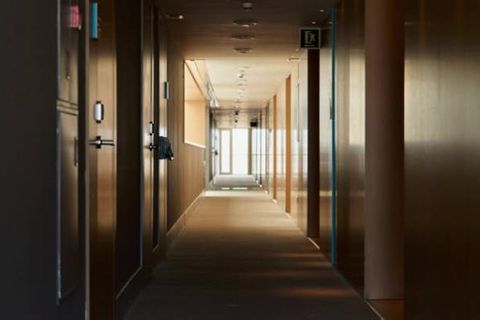 Sehen Sie im Video: Türen zu, Lichter aus – Hotel macht Betriebsferien während die Gäste noch da sind
