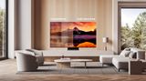 Samsung: Fernsehen ohne Spiegelung  Eine andere Neuerung kommt schon dieses Jahr in Wohnzimmer – und dürfte vor allem bei Tageslicht für Freude sorgen. Samsungs neue OLED-Fernseher wie der Samsung S95C kommen nämlich erstmals spiegelungsfrei – und können dadurch auch in sehr hellen Räumen vollen Bildgenuss liefern.    
