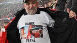Dieser Fan trägt sein Dankeschön als T-Shirt