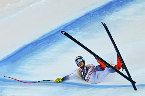 Aleksander Aamodt Kilde rutscht auf dem Rücken die Skirenn-Piste in Wengen herunter