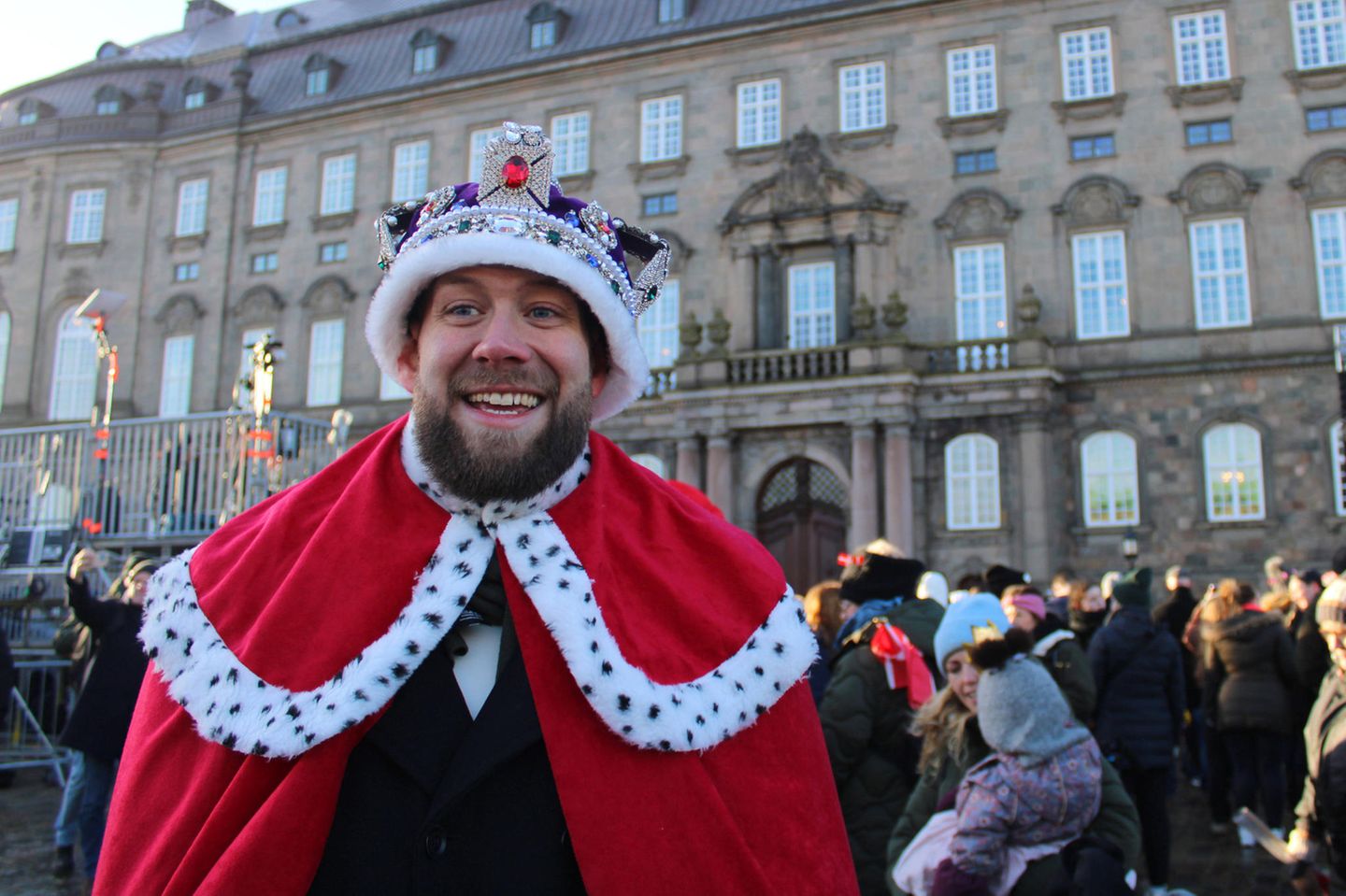 Royal Fans