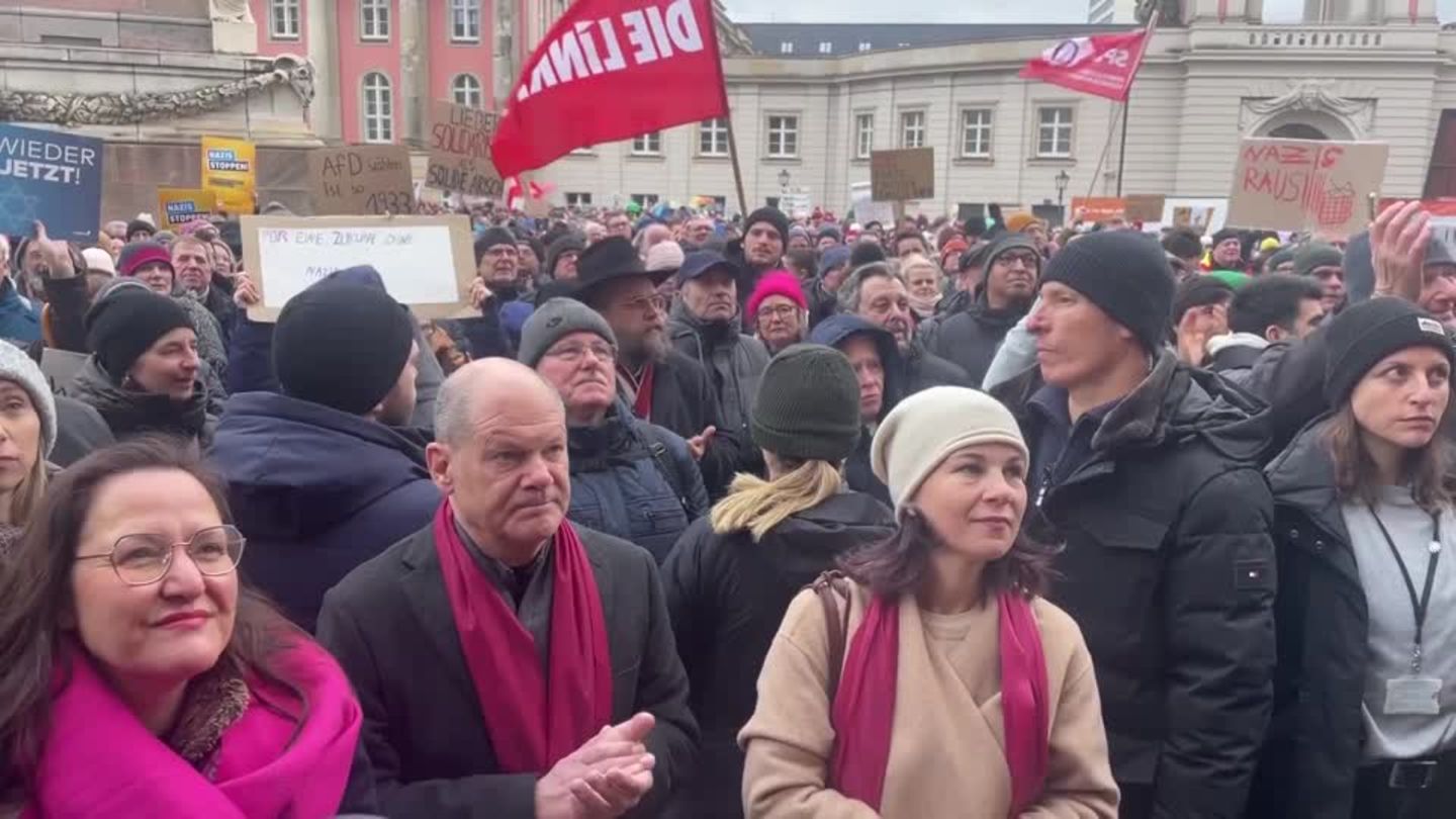 Video: Potsdam: Kanzler Scholz und Außenministerin Baerbock auf Protestdemo gegen Rechts