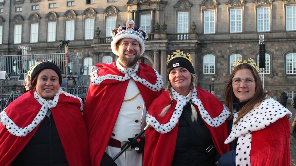 Echt königlich: René, Charlotte, Karina und Maria