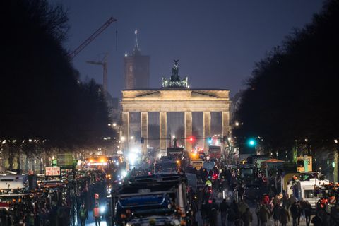 Bauern Demo Traktor Trecker Berlin