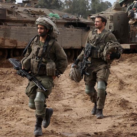 Israelische Soldaten einer Panzer-Einheit an der Grenze zum Gaza-Streifen