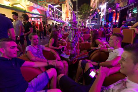 Paceville in St. Julian's ist das bekannteste Partyviertel auf Malta und bietet eine Fülle von Clubs aller Musikrichtungen, Bars und Restaurants. Diese Stimmung aus Musik, lässigen Bars, internationalem Publikum und Sprachkursen ist unschlagbar. 