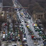 Die Großkundgebung soll der Höhepunkt der Aktionswoche sein, mit der Landwirte in den vergangenen Tagen bundesweit gegen die schon abgeschwächten Pläne der Ampel-Koalition mobil gemacht haben.