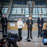 Die Fraktionsspitzen der Ampelregierung, Britta Haßelmann (Grüne), Rolf Mützenich (SPD) und Christian Dürr (FDP)