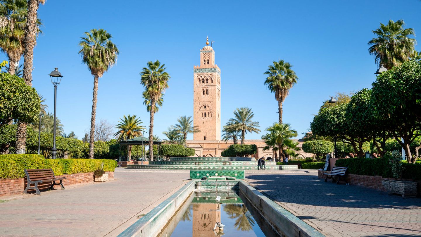 Platz 8: Marrakesch, Marokko Blick auf einen Platz mit Palmen