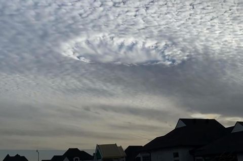 Seltenes Wetterphänomen: Mysteriöse Löcher in der Wolkendecke