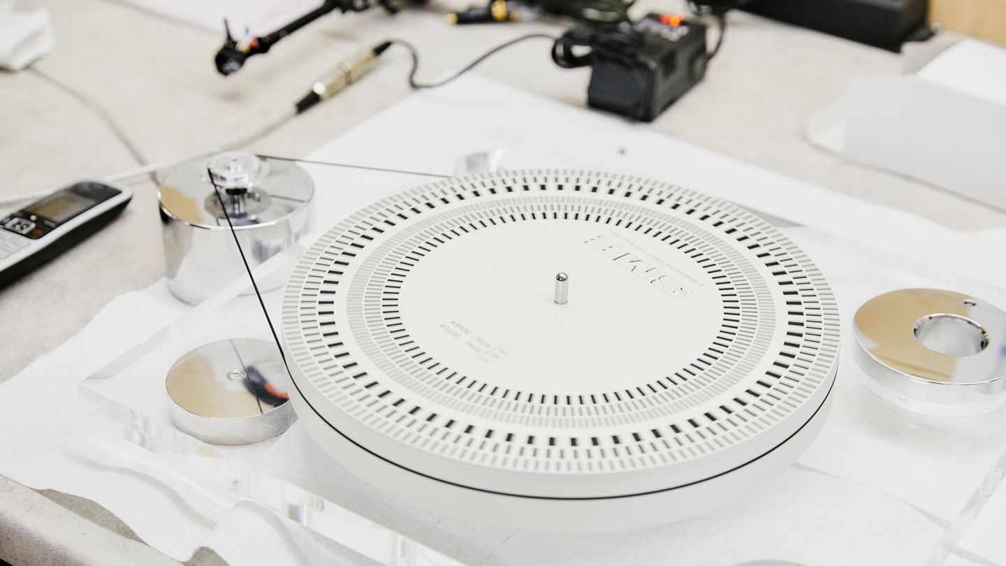 Transrotor: record players for absurd prices from Bergisch Gladbach