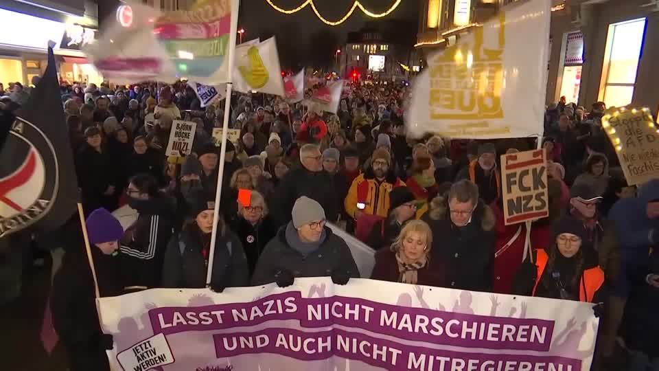 Video: Tausende protestieren in Essen gegen AfD