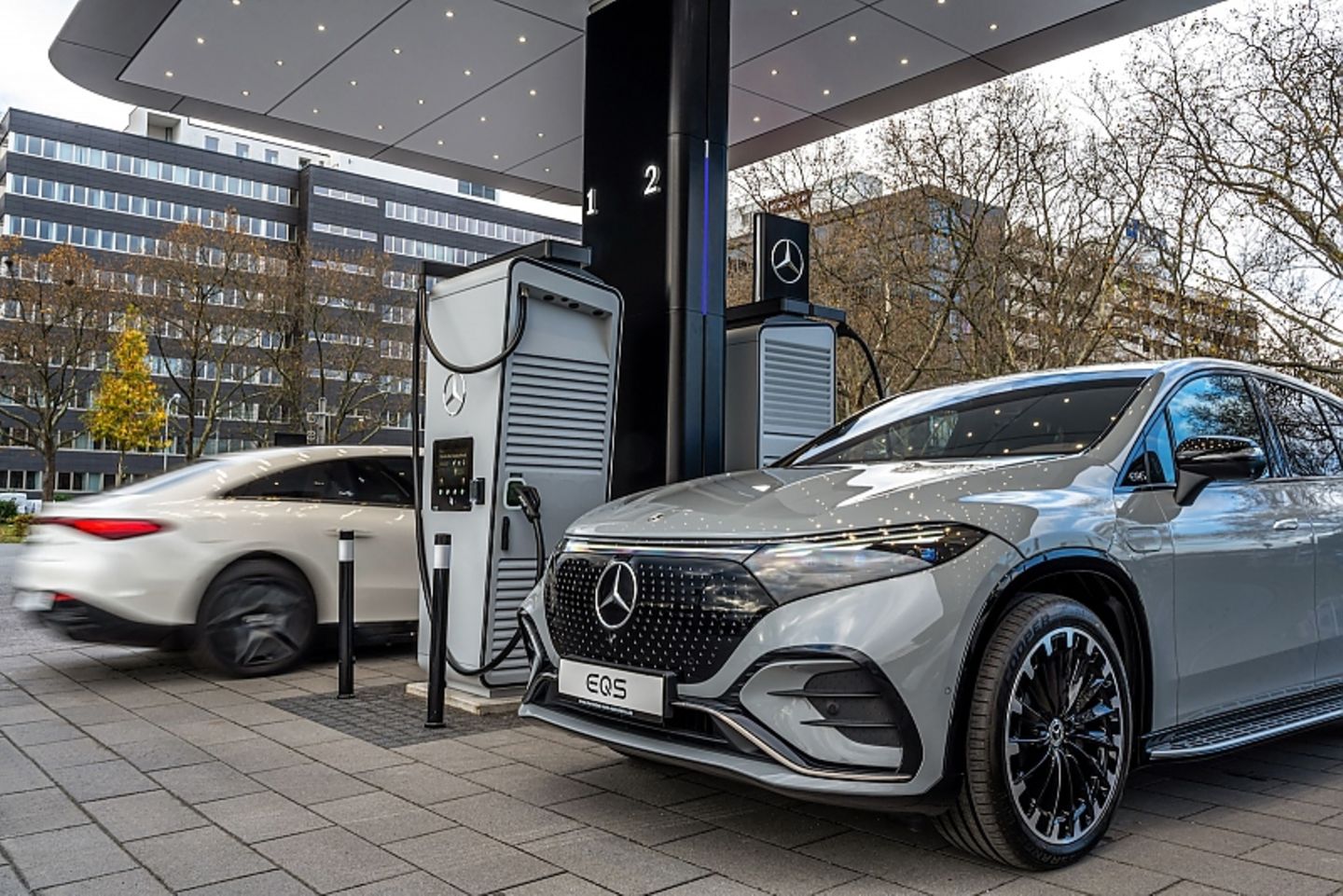 Mercedes Charging Hub