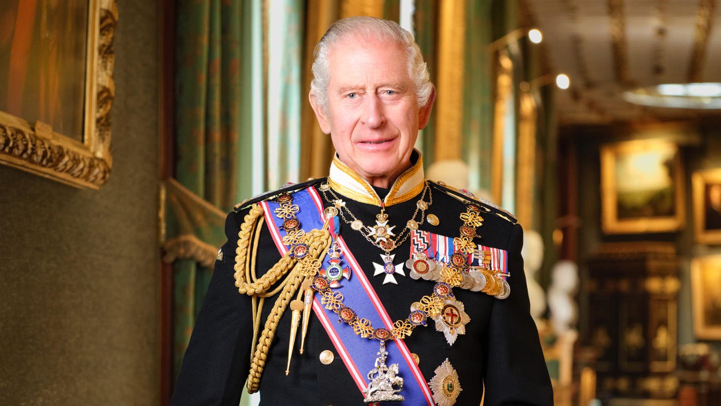 King Charles III: New image for public buildings meets with criticism