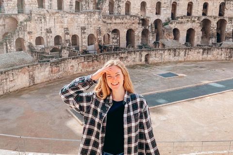 Christina Haselden in der tunesischen Stadt El Jem – sie wurde als Kind US-amerikanischer Eltern in Frankreich geboren und wuchs in Tunesien auf. Heute folgen ihr auf Instagram Tausende andere Third Culture Kids 