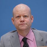 Am Abend des 10. Januar meldet sich Ulrich Vosgerau zu Wort und verteidigt seine Teilnahme in Potsdam. Er ist ehemaliges Kuratoriumsmitglied der AfD-nahen Desiderius Erasmus-Stiftung und ist in der Vergangenheit des Öfteren als Redner in AfD-Kreisen aufgetreten. Ein Problem damit, dass ein Rechtsextremist wie Sellner am Treffen teilnahm, sieht er nicht: "Ich hatte gehört, dass der Martin Sellner persönlich ein angenehmer Typ sein soll, der nicht fanatisch wirkt. Also habe ich gerne die Gelegenheit wahrgenommen, ihn persönlich kennenzulernen." 