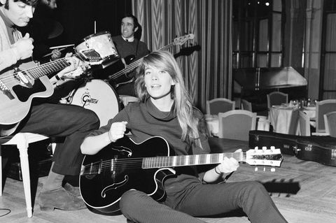 Françoise Hardy bei den Proben zu einer Musik-Show, im Februar 1967. Im gleichen Jahr gründet sie eine eigene Produktionsfirma für ihre Chansons