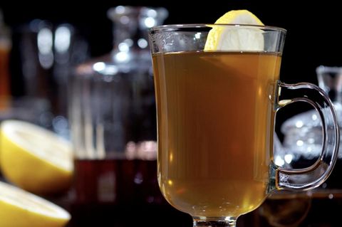Winterzeit: Anti-Erkältungs-Cocktail gegen Beschwerden: Rezept für den "Hot Toddy"