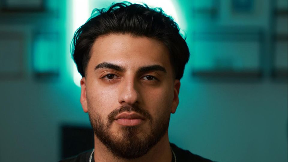 Rechtsextremismus: "Ihr wart zu lange leise!": Hier sprechen die Menschen, die vom Hass der Rechten betroffen sind Rechtsextremismus: "Ihr wart zu lange leise!": Hier sprechen die Menschen, die vom Hass der Rechten betroffen sind