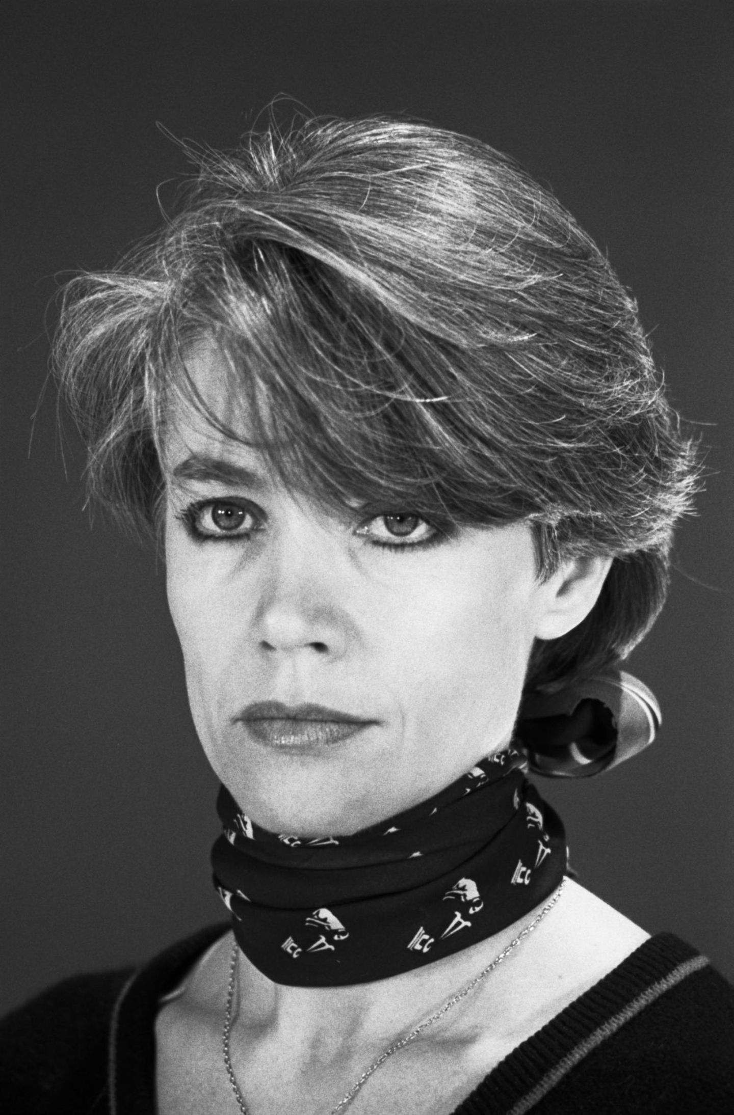 Zu Beginn der 1980er Jahre kümmert sie sich vor allem um die Erziehung des Sohnes. Und entdeckt eine weitere große Leidenschaft: Die Astrologie 