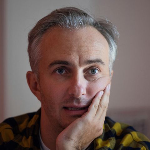 Jan Böhmermann erschien nicht persönlich zu dem Gerichtstermin, jetzt wird er mit seinen eigenen Waffen geschlagen