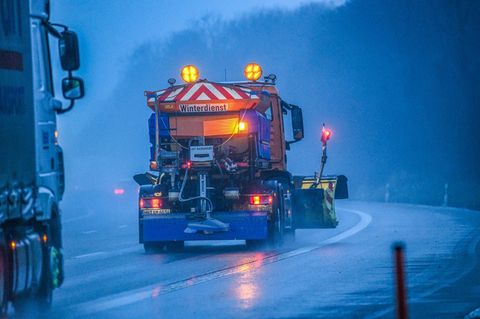 Schneechaos: Wetterexperten warnen davor, das Haus zu verlassen