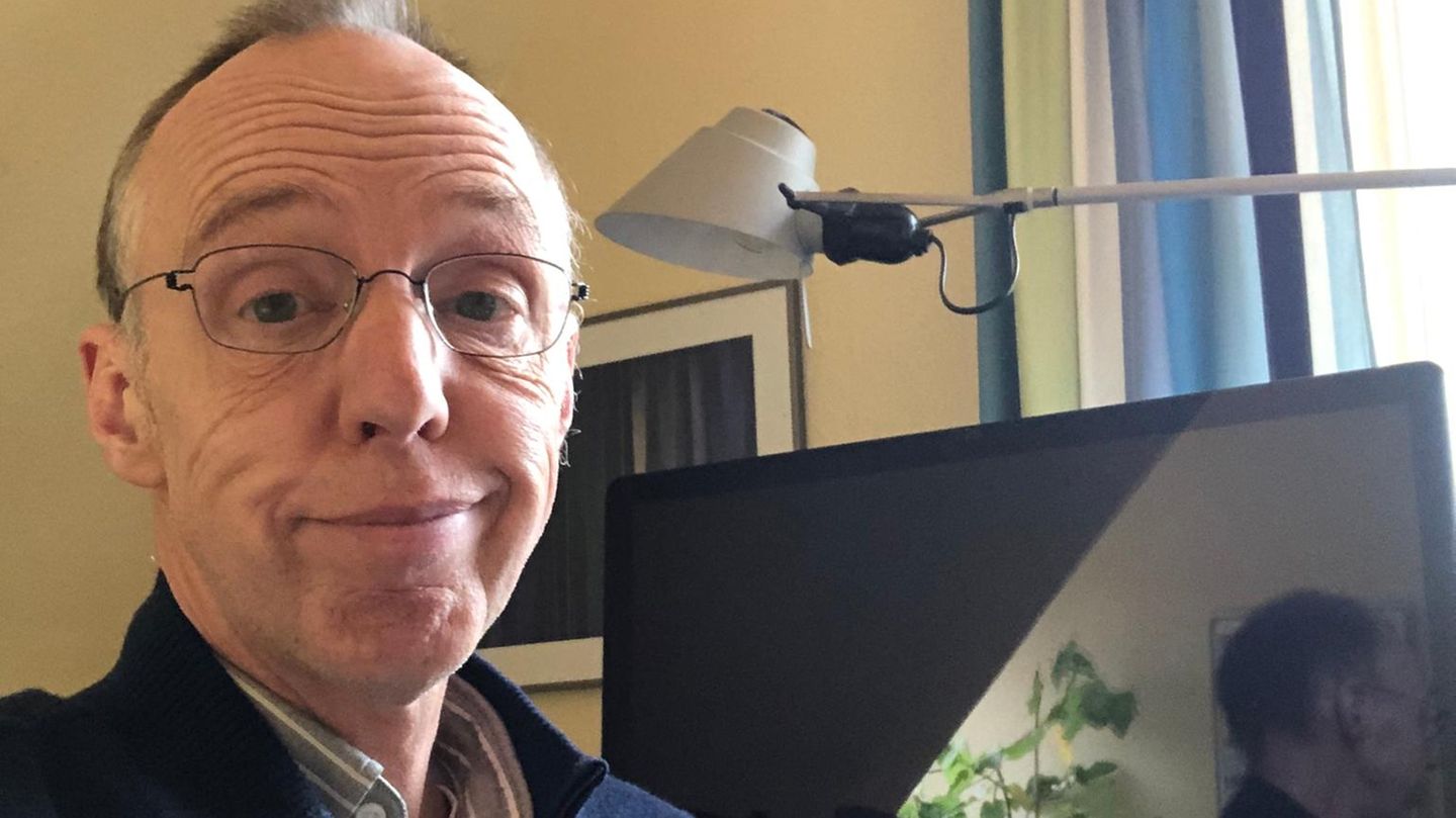 Tja, die Technik... stern-Autor Kester Schlenz vor seinem Bildschirm