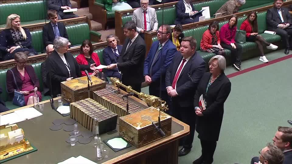 Video: Britisches Unterhaus billigt neues Asylgesetz