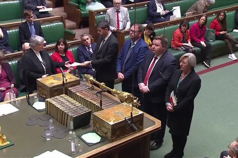 Video: Britisches Unterhaus billigt neues Asylgesetz