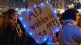 In Köln bezogen sich Demonstrierende auf die Zeit, in der die NSDAP an die Macht kam, mit Schildern wie "AfD wählen ist so 1933"