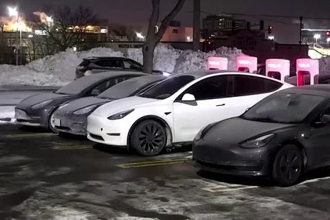"Tiefgefrorene" E-Autos: Extreme Kälte bringt etliche Tesla-Fahrer zur Verzweiflung
