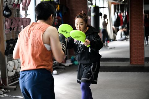 Mao Mao beim Boxtraining in ihrem Sportclub in Shanghai.