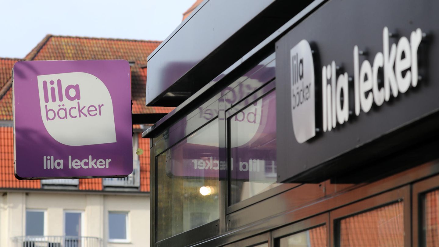 Lila Bäcker Bäckereikette Schild