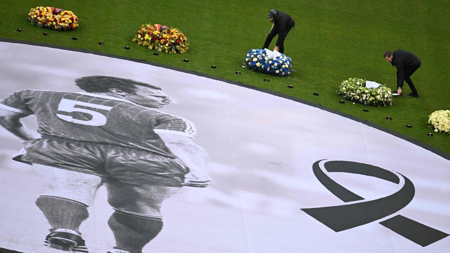 The pictures from the memorial service for Franz Beckenbauer