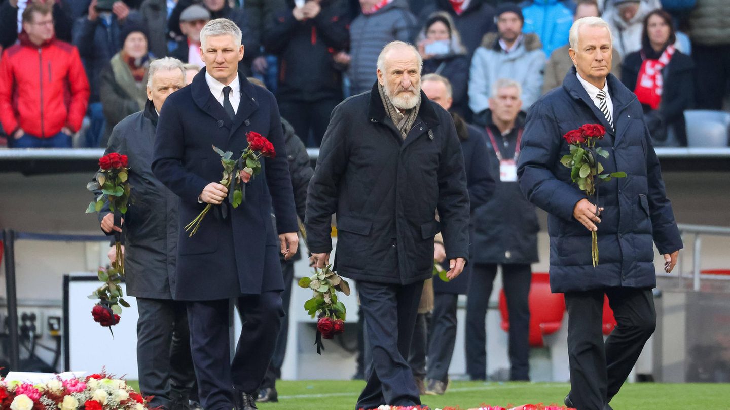 Bastian Schweinsteiger, Hans-Georg Schwarzenbeck und Rainer Bonhof (v.l.n.r.)