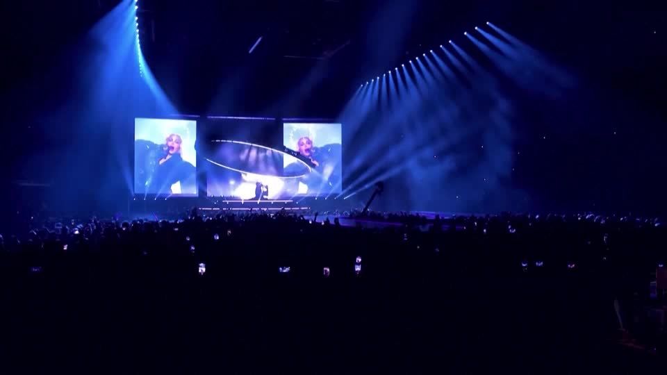 Video: Verspäteter Konzertbeginn - Fans verklagen Madonna