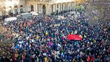 Menschen über Menschen auch in Hannover. Hier setzten laut Veranstalter 35.000 ein Zeichen gegen rechts